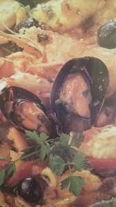 zuppa di mare alle olive e mandorle